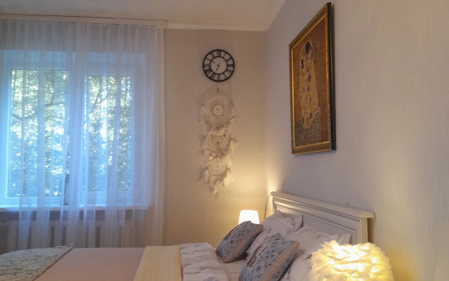 V Tsentre U Ozera Obertayh Flat