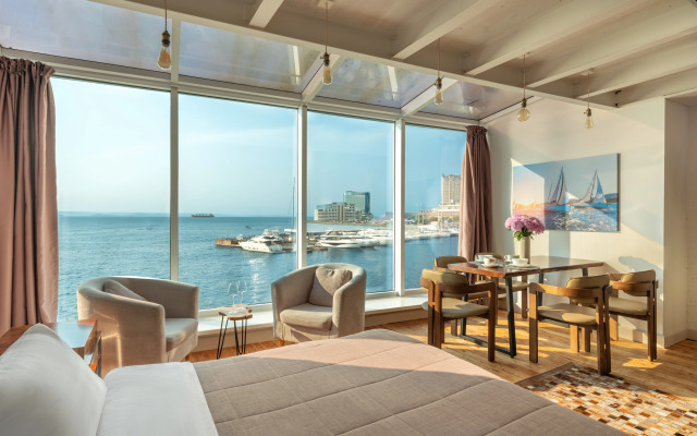 Sea View Apartments by VVO Apartments