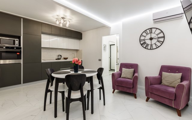 Двухкомнатные апартаменты LUX  с видом на ДОН №7