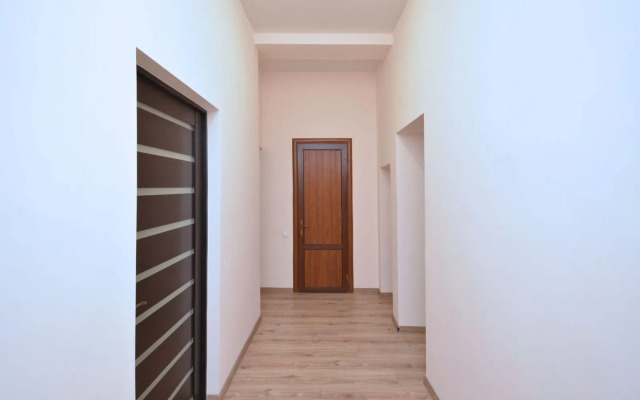 Perte House Apartment's on Spendaryan 5 Street Apartments