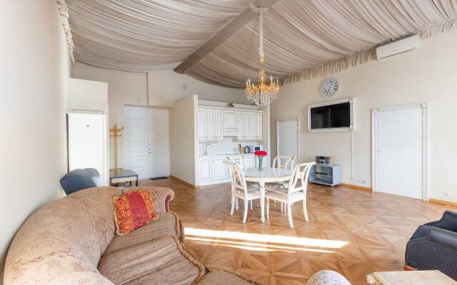 Апартаменты a.m. Rooms Neva Balcony (Angliyskaya Naberezhnaya)