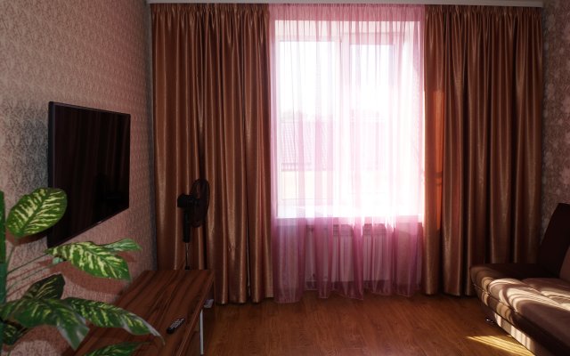 Dvuhkomnatnye Na Komsomolskoj 8 Apartments