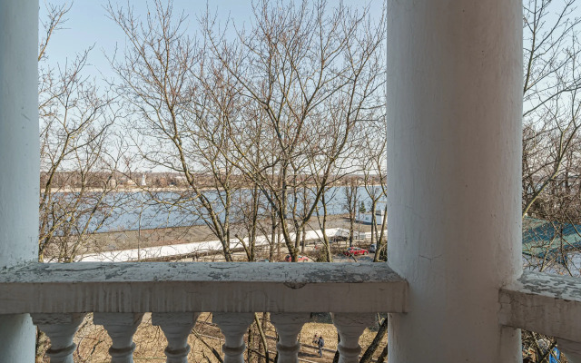 Eksklyuzivnaya s vidom na Volgu Flat