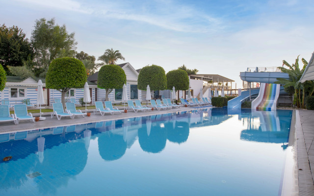 Armas Beach Hotel