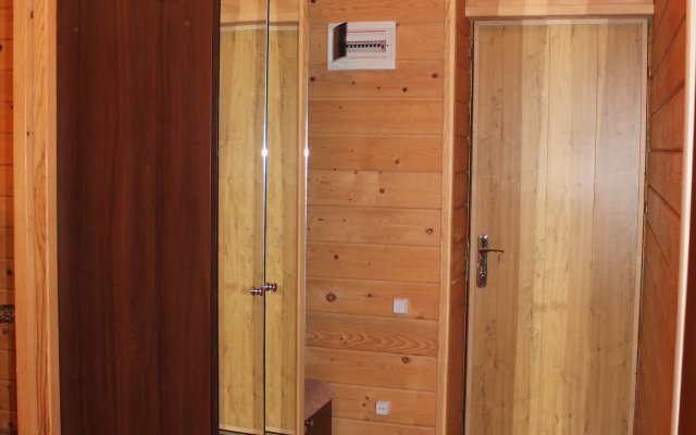 Na Shosse Alupkinskom 62V Guest House