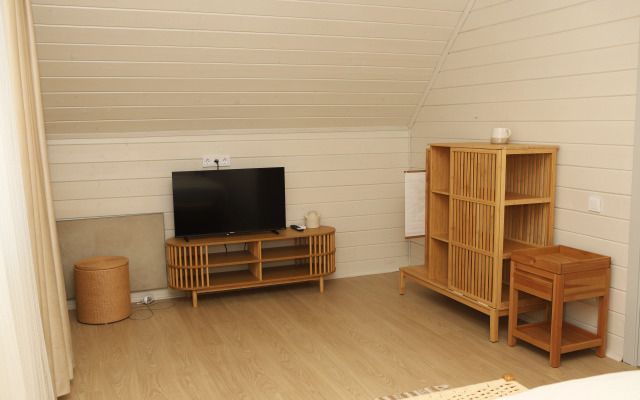 Частный дом Двухэтажный барнхаус с видом на горы