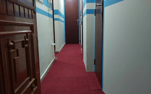 Benitah Capsule Family Rooms and Partitions Hostel