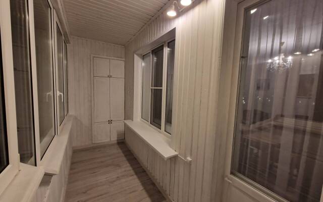 U Pushkinskogo Teatra Tsentr Flat
