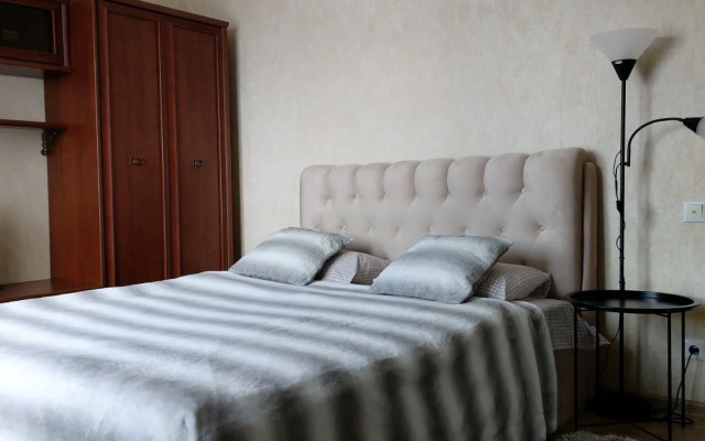 Prostornaya Dvushka Dlya Bolshoy Semyi Flat