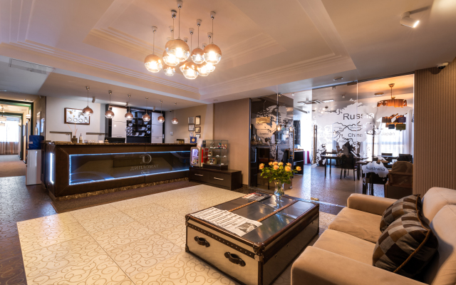 Diplomat Hotel