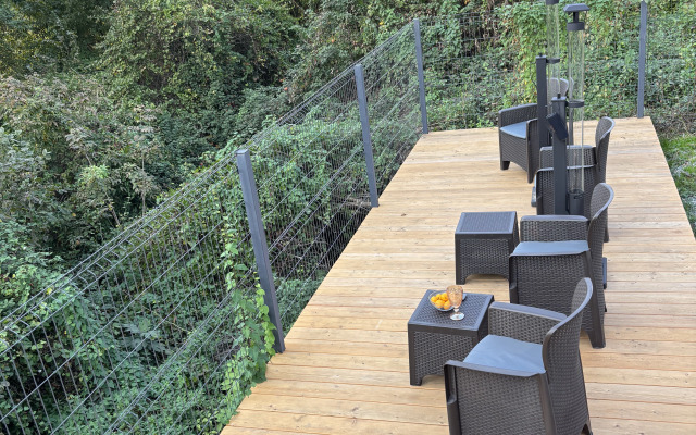 Частный дом у леса