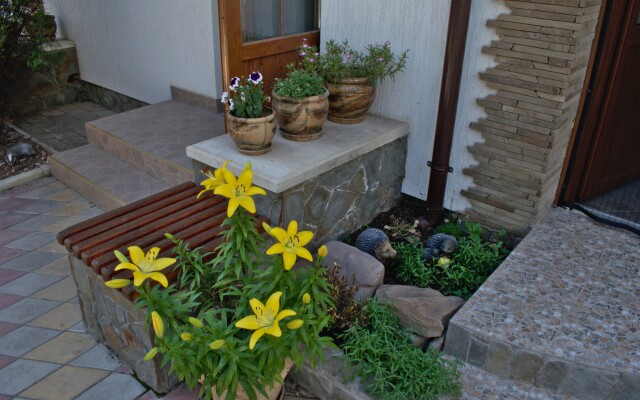 Svetoch Guest House