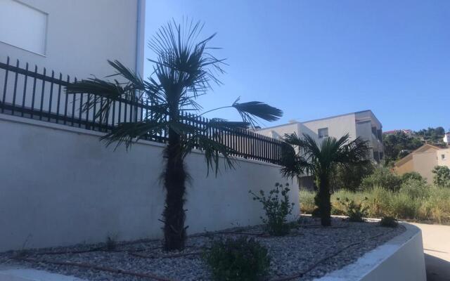 Вилла Urban Villa With Pool