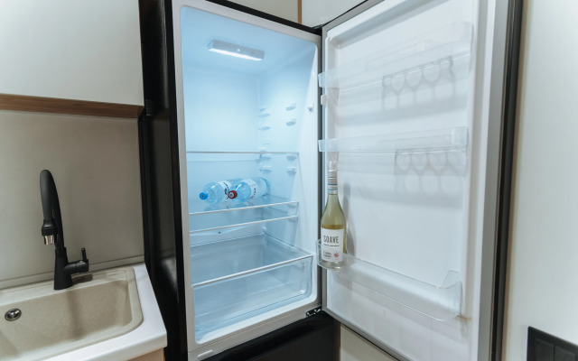 V Sochi Tsentr  Khosty s kruglogodichnym podogrevaemym bassejnom i vidom na more AK Gorka Apartments