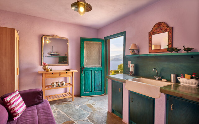 Green n Blue Apartments