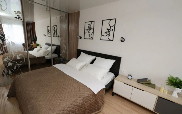 Na Ulitse Aleksandrovskaya Apartments