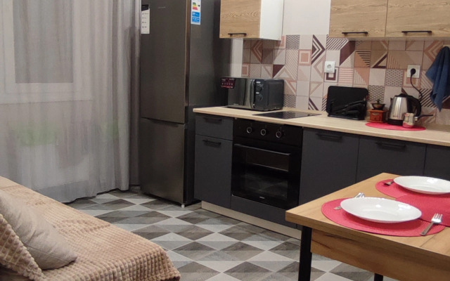 Апартаменты еЖИВИка Автомобилистов 13