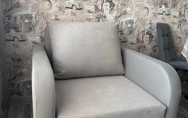 U Metro Chkalovskaya Yekaterinburg Chapaeva 72a Flat