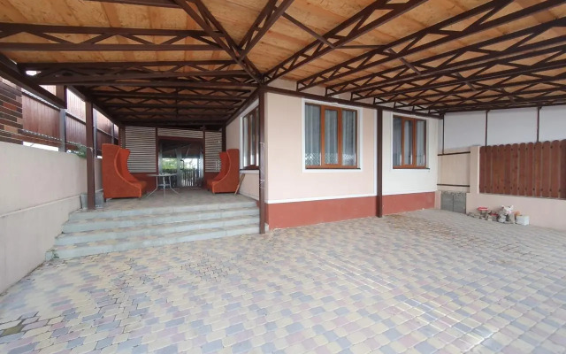 Semeyny Private House