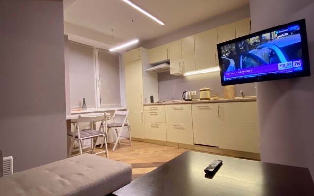 Uyutnye Apartamenty U Vredena Flat