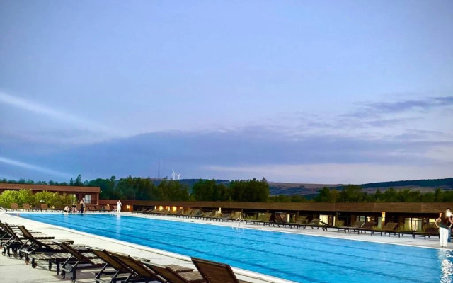 Курортный отель Ranch In Variani