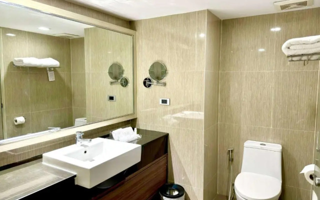 Ramada by Wyndham Bangkok Sukhumvit 11