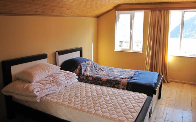Mazeri Guest House