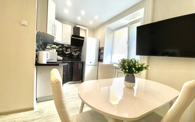 Квартира KOMILFO-HOME  на Тушканова 13