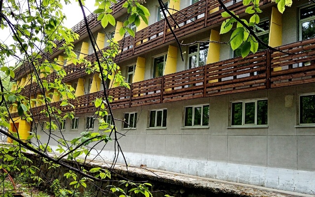 Отель Весна