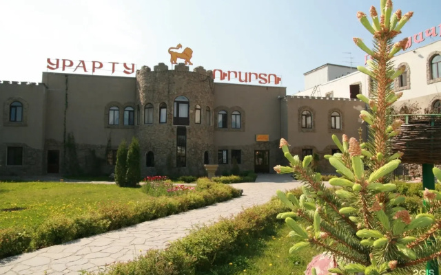 Отель Urartu