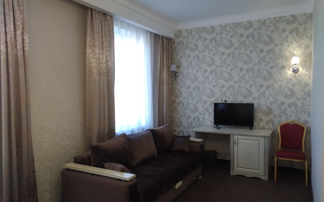 8 Avenyu Hotel