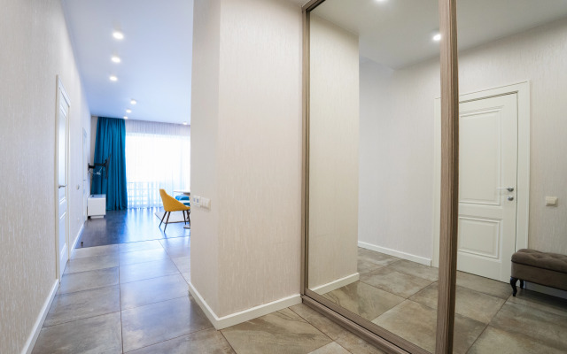 Апартаменты трехкомнатные с видом на море и город