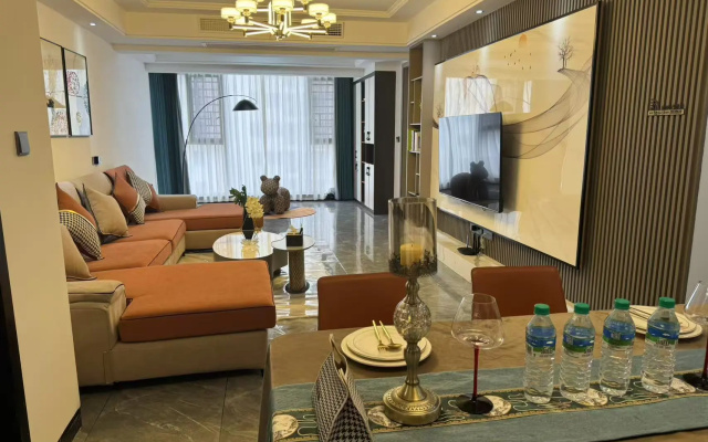 Smilenest V Tsentre Goroda Apartments — 5-star hotel in Zhangjiajie