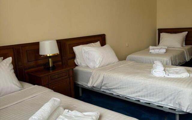 Lalaner Hotel