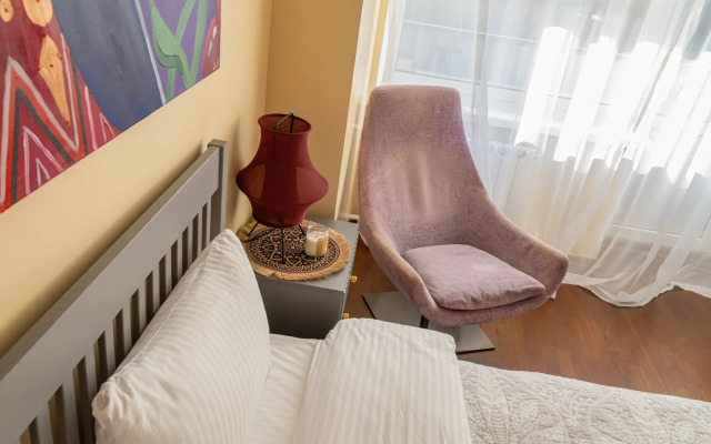 S Balkonom Na Novoslobodskoy Flat