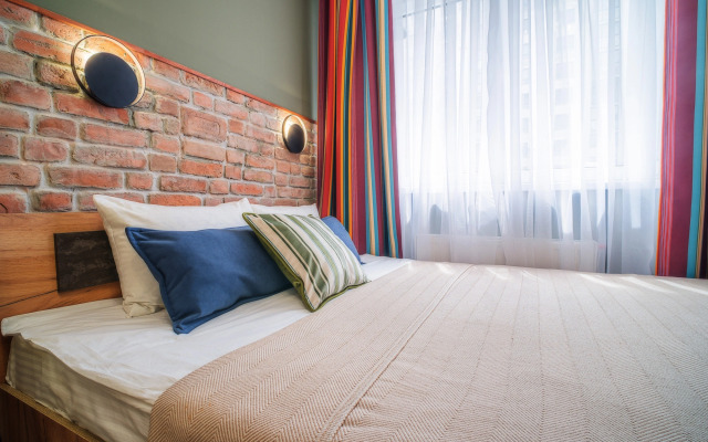 Kranc v starinnom stile vozle Ozera Apartments
