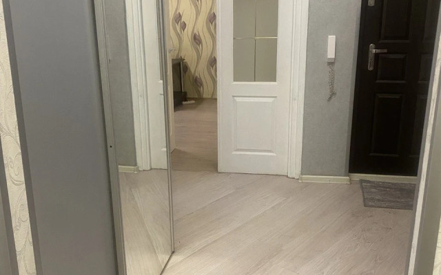 3Kh Komnatnaya Ryadom S Parkom Pobedy 3 Etazh Flat