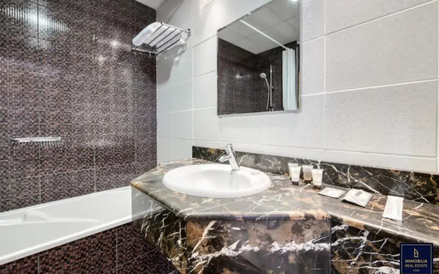 Luxury 1 Bedroom with Sea View Flat