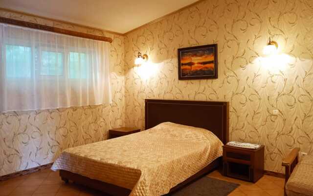 Okhotnichiy Club
