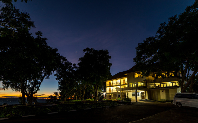 Aggrey  Hotel