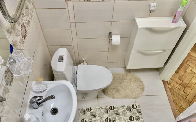 Uyutnaya Yevrodvushka U Metro Profsoyuznaya Flat