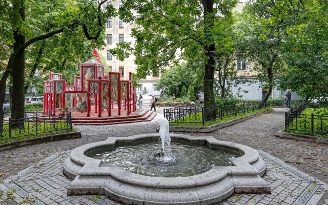 Апартаменты MyHomeYourHome на Чайковского 2\7