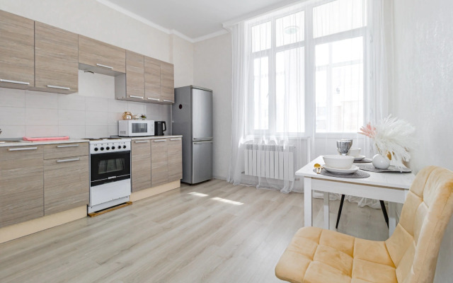 Svetlye I Uyutnye Ryadom S Ekspo Apartments