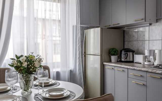 Prostornye apartamenty u Nevy Flat