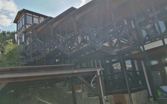 Shale U Morya Guest house