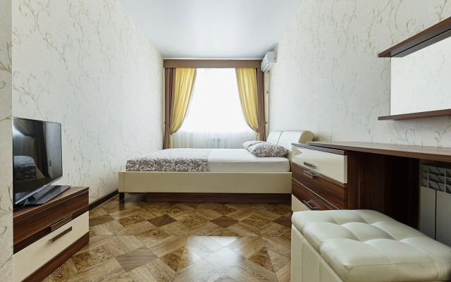 Апартаменты на Соборном 90 с видом на центр с 18 этажа