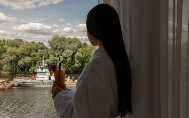 40 Meridian Arbat Hotel