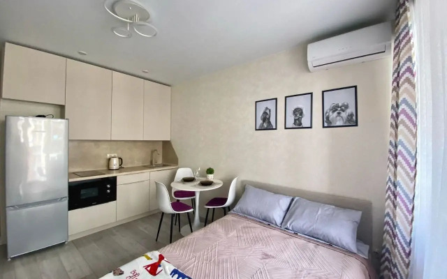 V Tikhom Rayone, Blizko K Moryu Flat