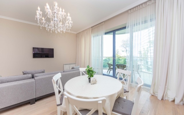 Апартаменты 3-х комнатные в Королевском парке