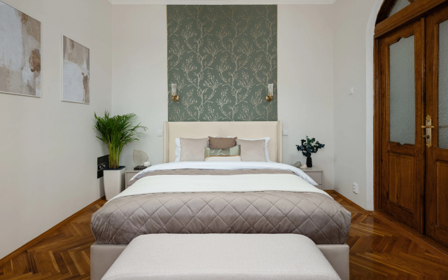 Квартира GM Apartments Новая и тихая Трехкомнатная на Тверской